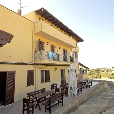 Jolanda & Carmelo Bed & Breakfast