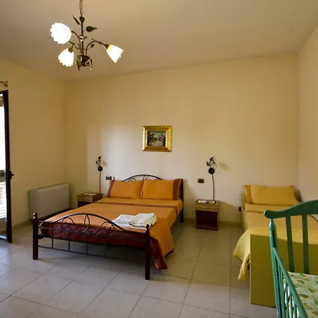 Jolanda & Carmelo Bed & Breakfast *
